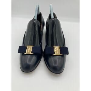 Salvatore Ferragamo Vara Navy Leather Gold Bow Logo Women's 10.5B